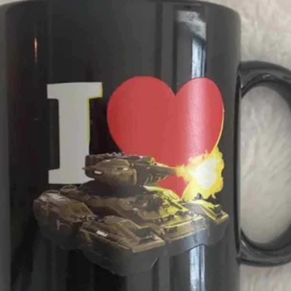 HALO I love tanks mug